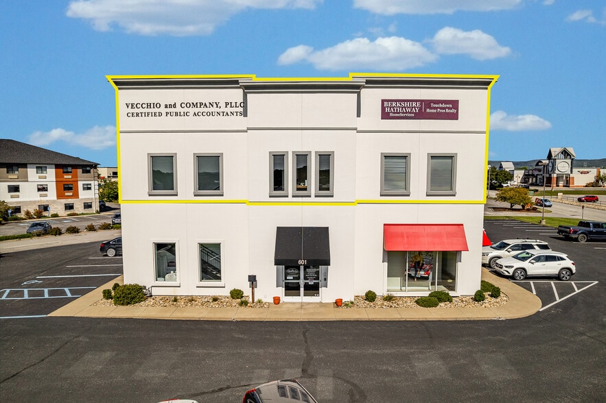 601 Venture Dr, Morgantown, WV à louer - Photo du bâtiment - Image 2 de 21