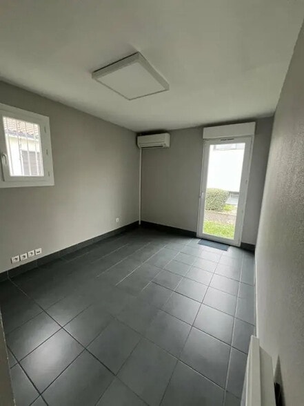 Commerce de détail dans Portet-sur-Garonne à louer - Photo intérieure - Image 1 de 5