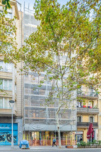 Plus de détails pour Multi-résidentiel à vendre