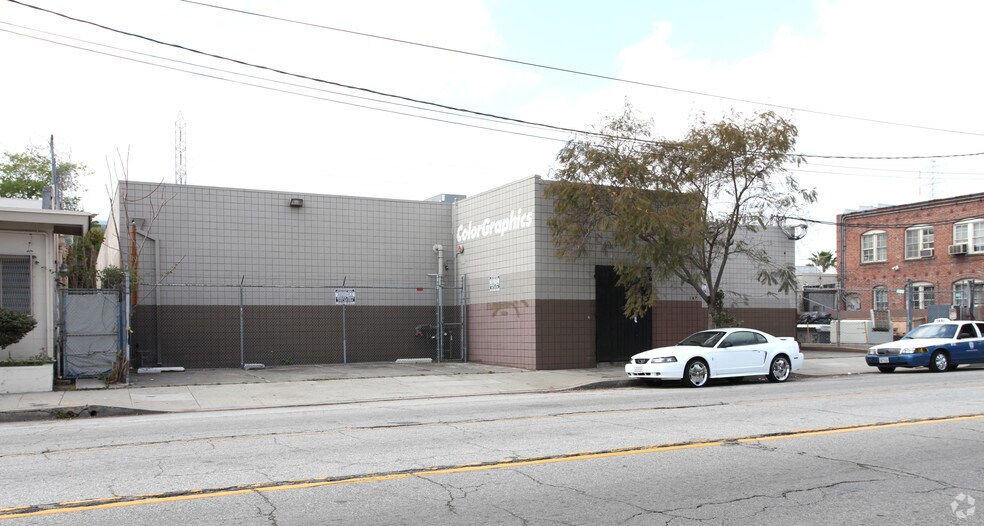 147-155 Mission Rd, Los Angeles, CA à louer - Photo du bâtiment - Image 2 de 4