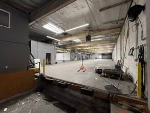 2905 Winona Ave, Burbank, CA for lease Interior Photo- Image 2 of 9