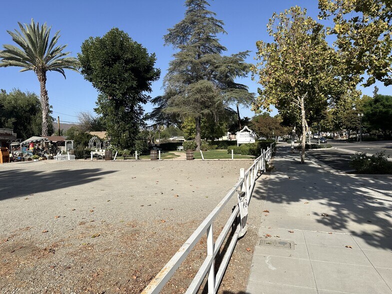 42030 C St, Murrieta, CA à vendre - Photo du bâtiment - Image 3 de 12