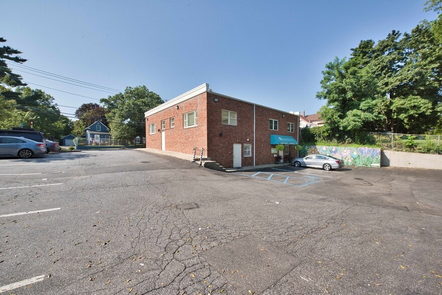 121 Pulaski Rd, Kings Park, NY for sale - Building Photo - Image 3 of 22