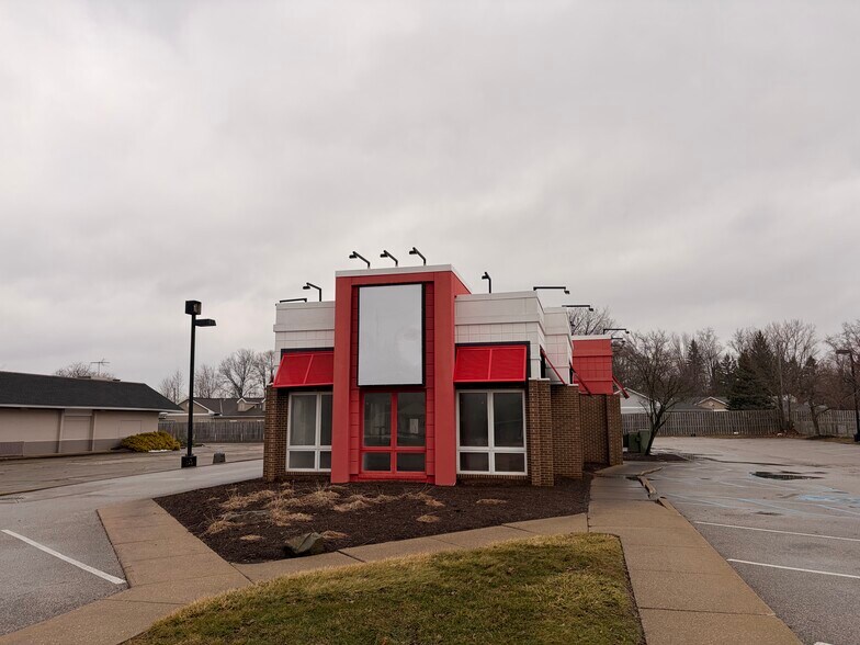 22855 Emery Rd, Garfield Heights, OH à vendre - Photo du bâtiment - Image 2 de 6