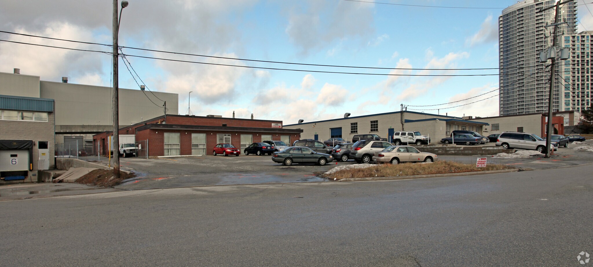 18 Golden Gate Ct, Toronto, ON à vendre Photo principale- Image 1 de 1