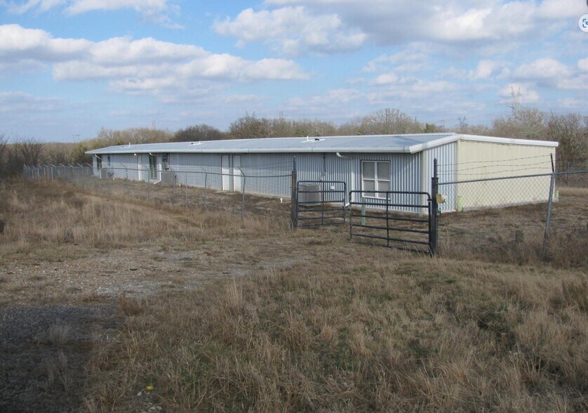 12600 W US Highway 82, Savoy, TX à louer - Photo du bâtiment - Image 1 de 18