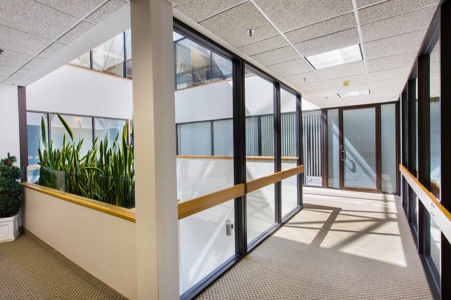 7617 Mineral Point Rd, Madison, WI à louer - Photo intérieure - Image 3 de 8