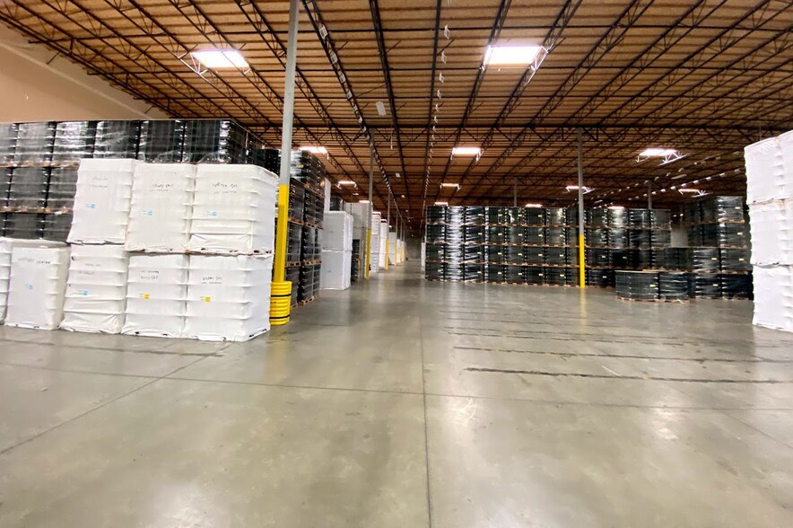 1215 E Whitmore Ave, Modesto, CA à louer - Photo intérieure - Image 2 de 5