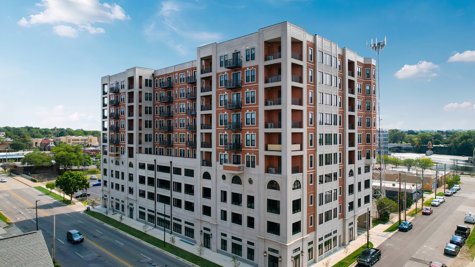 300 E LaSalle Ave, South Bend, IN à louer Photo du bâtiment- Image 1 de 4