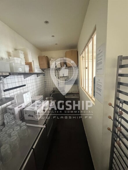 Retail in Paris for lease - Interior Photo - Image 3 of 9