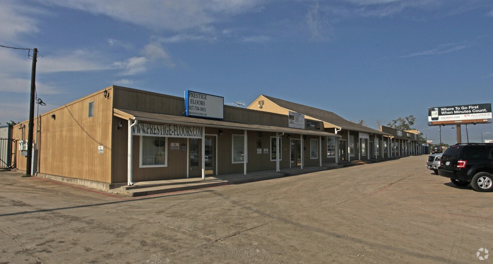 3588-3604 Golden Triangle Blvd, Keller, TX for lease - Primary Photo - Image 1 of 32