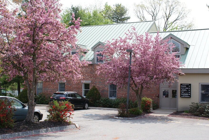 11 Red Roof Ln, Salem, NH for sale - Building Photo - Image 2 of 5