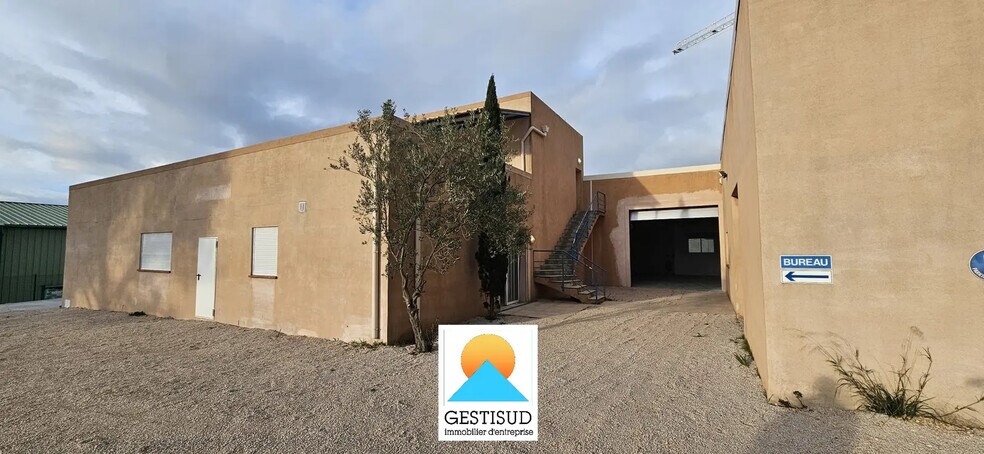 Flex in Signes for lease - Building Photo - Image 1 of 9