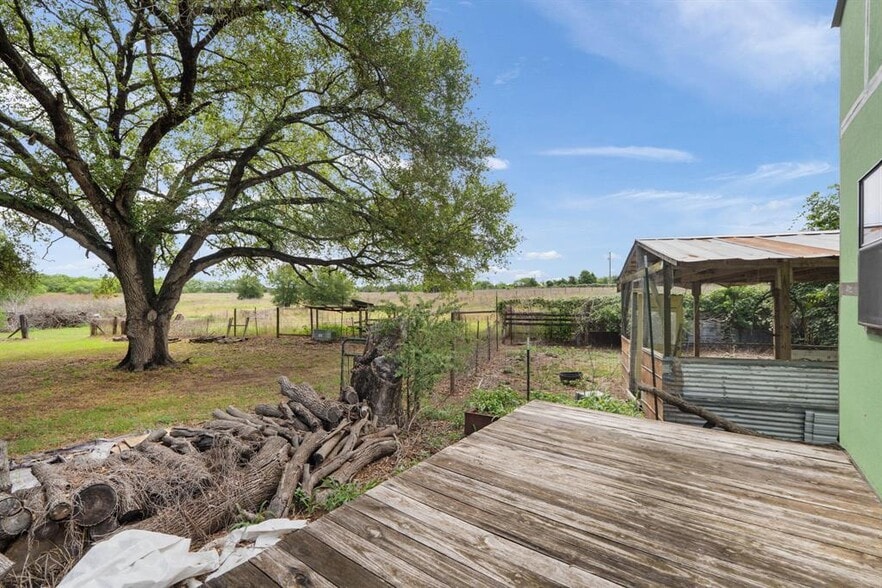 10843 US Highway 90 W, Harwood, TX for sale - Building Photo - Image 2 of 2