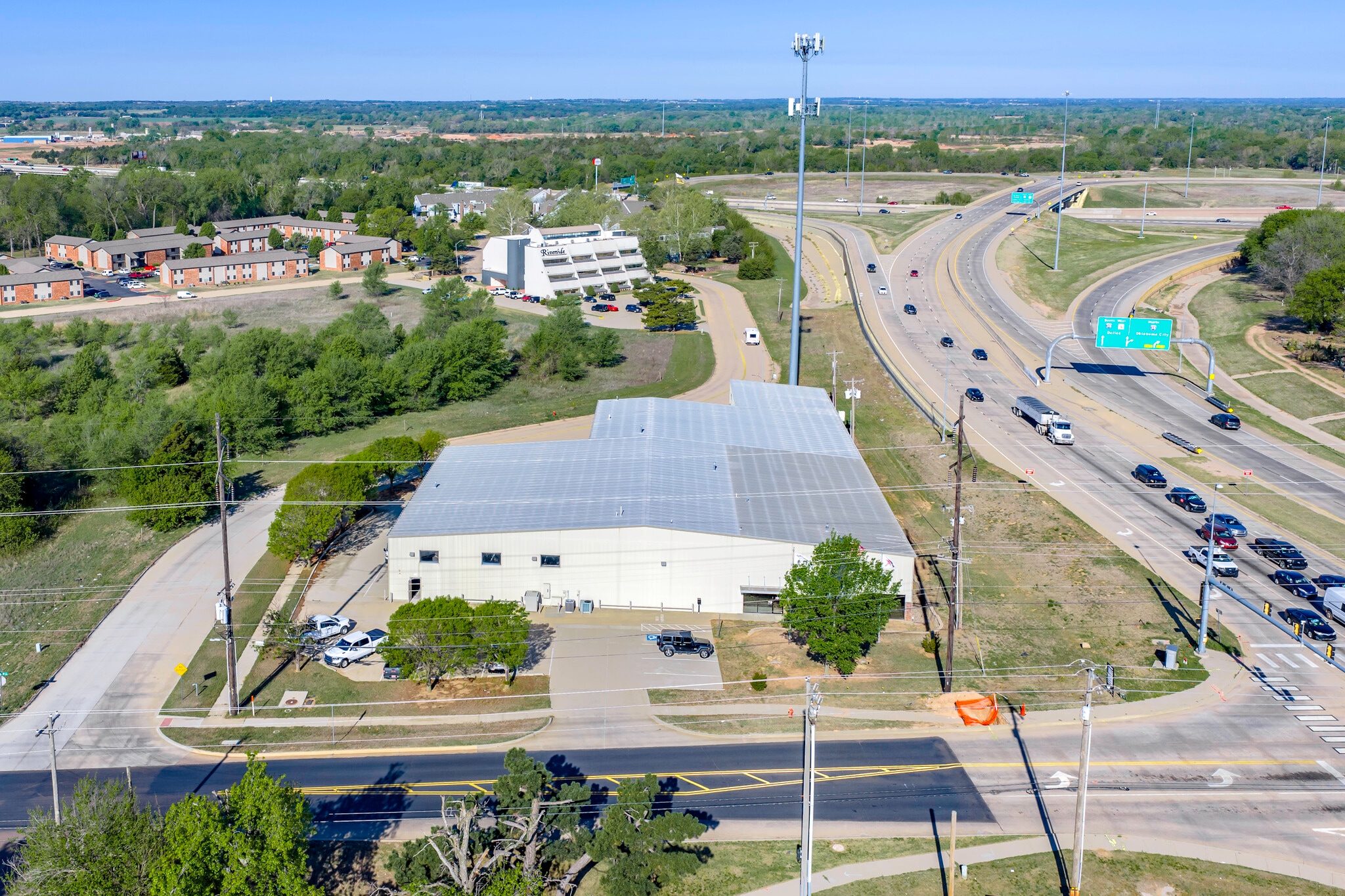 2451 Van Buren St, Norman, OK à vendre Photo du bâtiment- Image 1 de 22