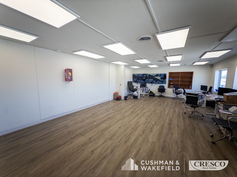 23432-23420 Lakeland Blvd, Euclid, OH à vendre - Photo du bâtiment - Image 3 de 10