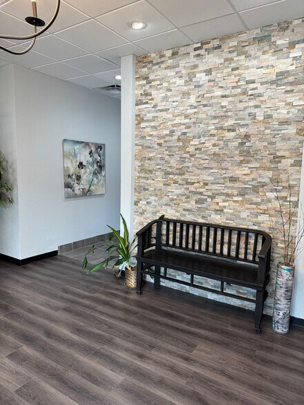 2421 Earl Rudder Fwy S, College Station, TX à vendre - Photo du bâtiment - Image 3 de 6