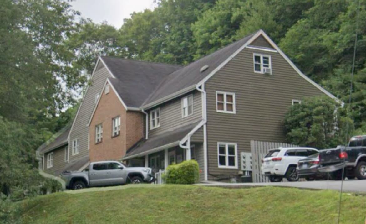 1064 Meadowview Dr, Boone, NC for lease Building Photo- Image 1 of 3