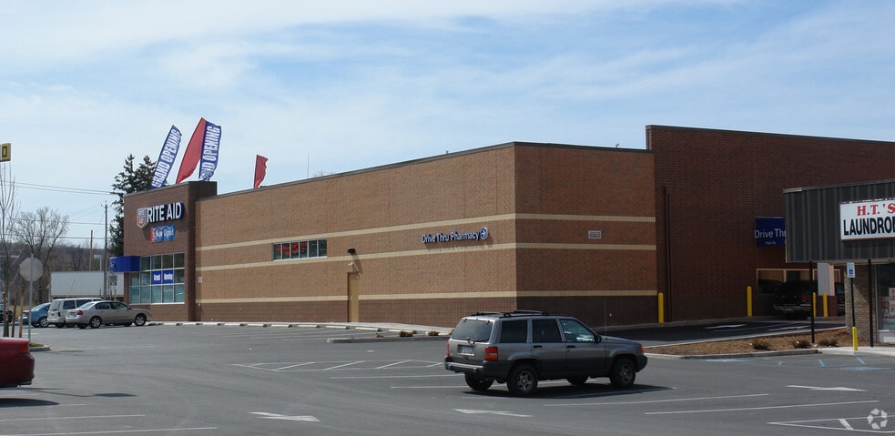423-425 Peterboro St, Canastota, NY for lease - Building Photo - Image 3 of 4