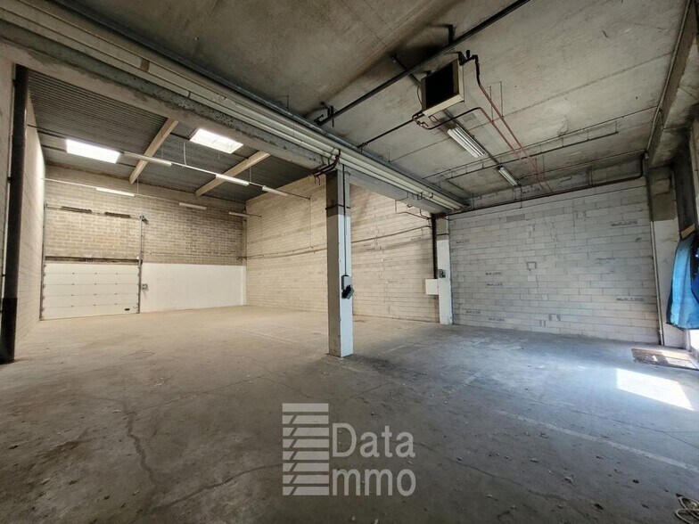 Industrial in Lognes for lease - Building Photo - Image 2 of 11