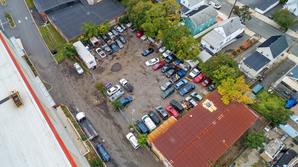 15 Buell St, Everett, MA à louer - Photo du bâtiment - Image 3 de 6