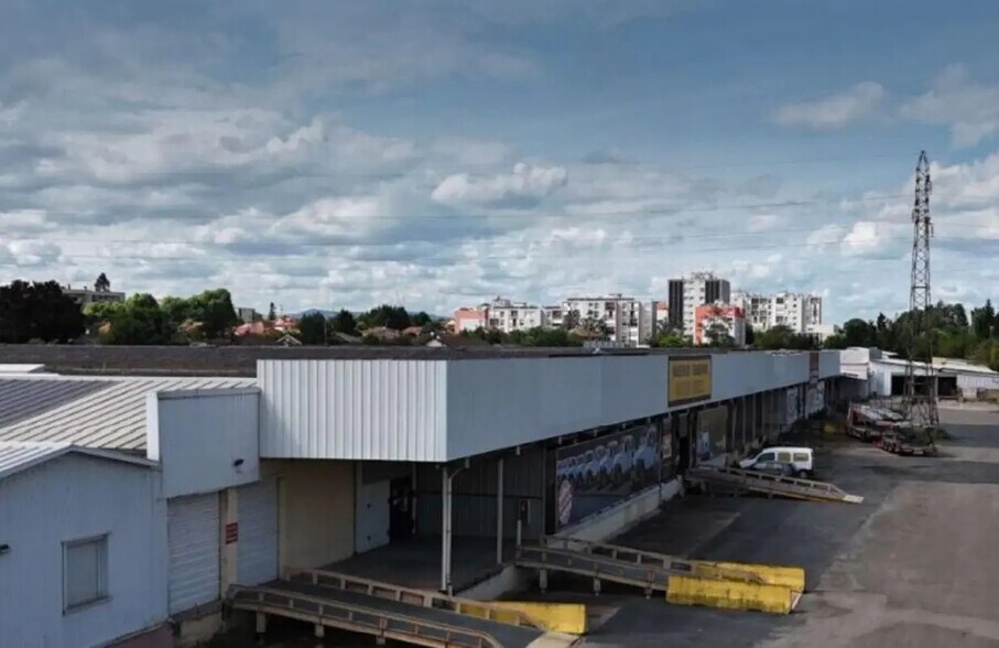 Industriel dans Villefranche-sur-Saône à vendre - Photo du bâtiment - Image 2 de 5