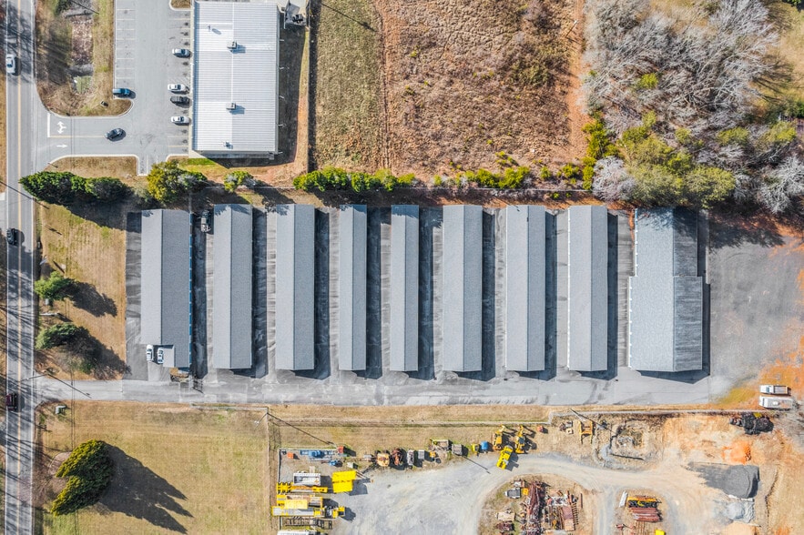 1809 NC Highway 135, Eden, NC à vendre - Photo du bâtiment - Image 2 de 9