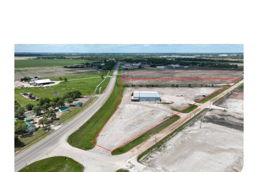 SE 241 SE 10 Ave, Great Bend, KS à vendre - Aérien - Image 2 de 57