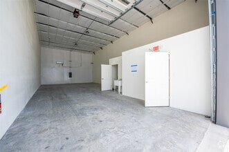 4061 Thomas St, Oxford, FL for lease Interior Photo- Image 2 of 2