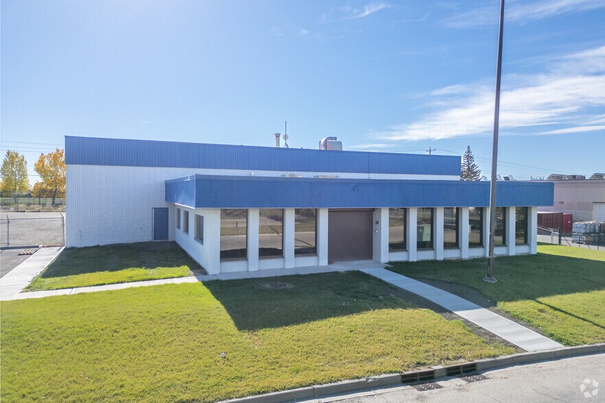 1311 25th Ave NE, Calgary, AB for sale - Primary Photo - Image 1 of 1