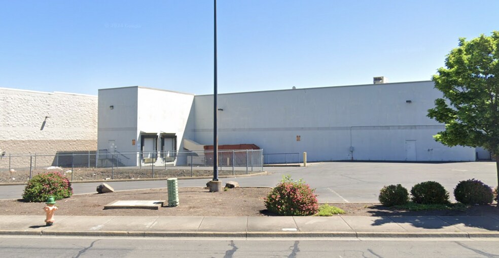 3475-3565 Crater Lake Hwy, Medford, OR à louer - Photo du bâtiment - Image 3 de 5