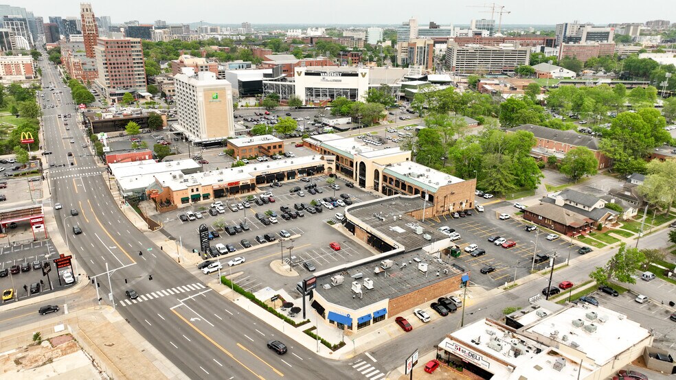 2817 West End Ave, Nashville, TN à louer - Photo du bâtiment - Image 2 de 19