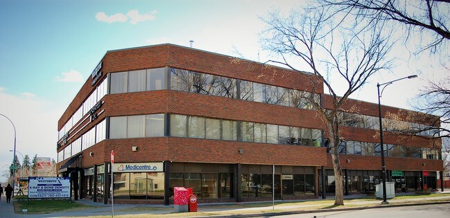 Plus de détails pour 10230 142nd St NW, Edmonton, AB - Bureau, Bureau/Commerce de détail à louer
