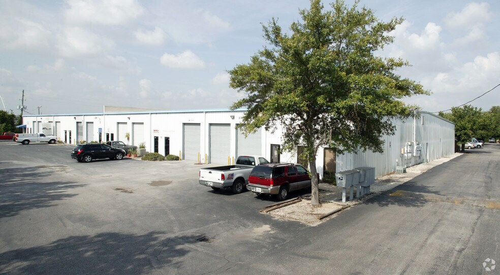 930 Carter Rd, Winter Garden, FL for lease - Primary Photo - Image 1 of 11