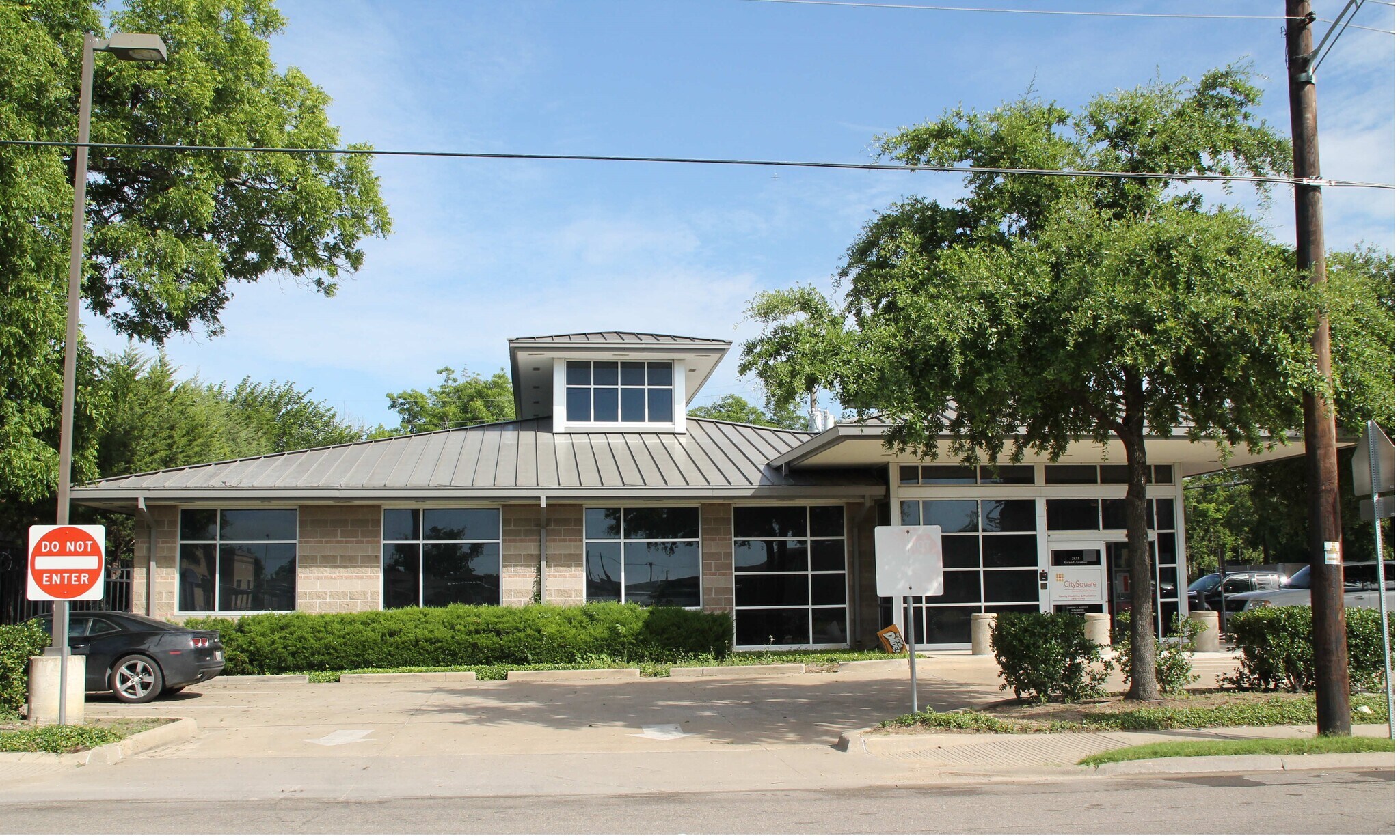 2835 Al Lipscomb Way, Dallas, TX à vendre Photo du bâtiment- Image 1 de 5