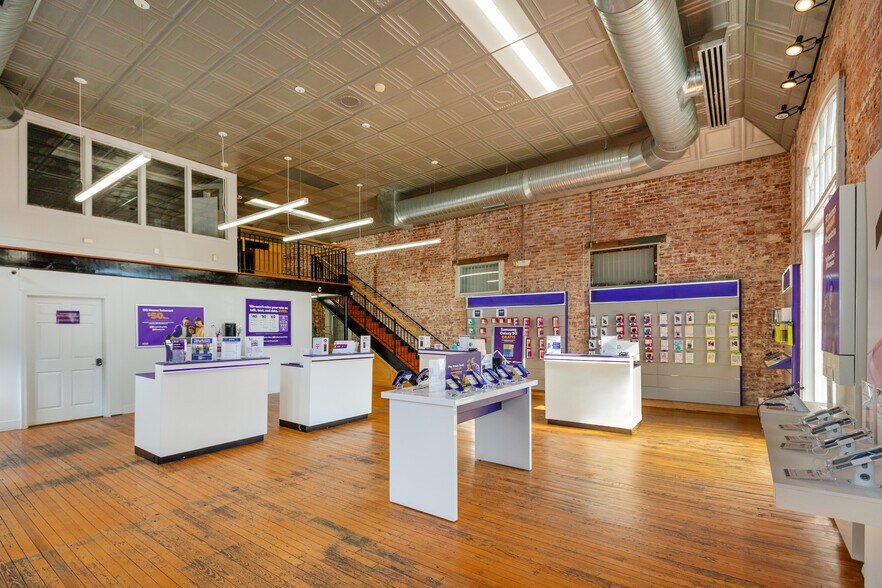 300-304 E Diamond Ave, Gaithersburg, MD à vendre - Photo intérieure - Image 3 de 4