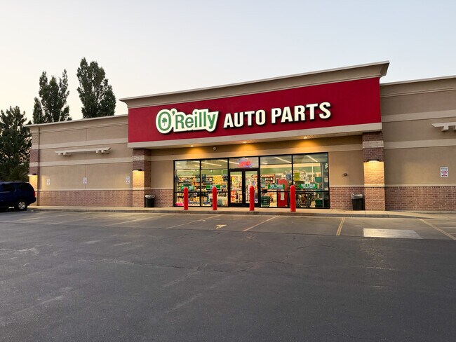 Plus de détails pour 1428 N Redwood Rd, Saratoga Springs, UT - Commerce de détail à vendre