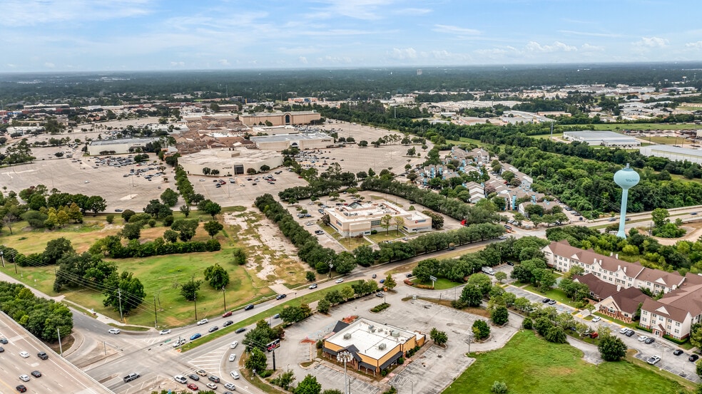 7300 W Greens Rd, Houston, TX for sale - Building Photo - Image 3 of 9