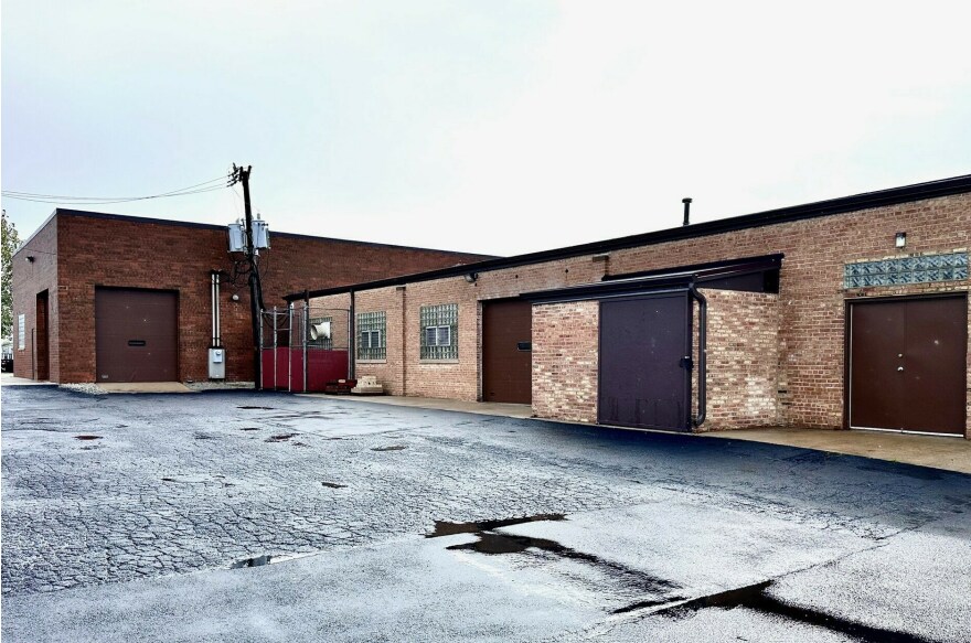 4911 Division St, Melrose Park, IL à vendre - Photo du bâtiment - Image 3 de 6