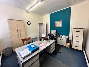 9-10 London Rd, Neath à louer Photo intérieure- Image 2 de 4