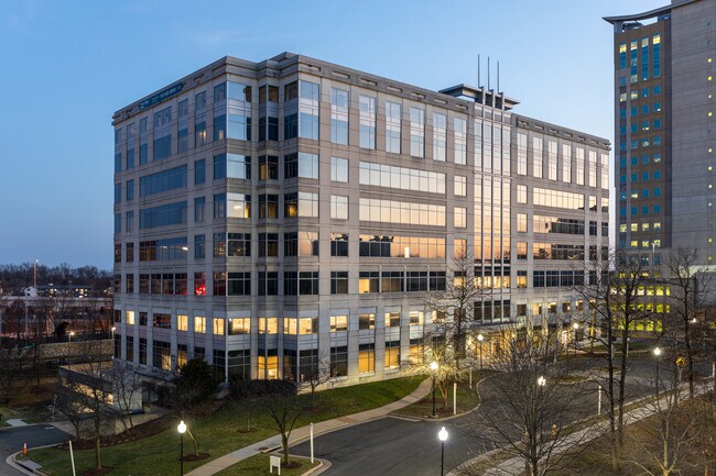 Plus de détails pour 4825 Mark Center Dr, Alexandria, VA - Bureau à louer
