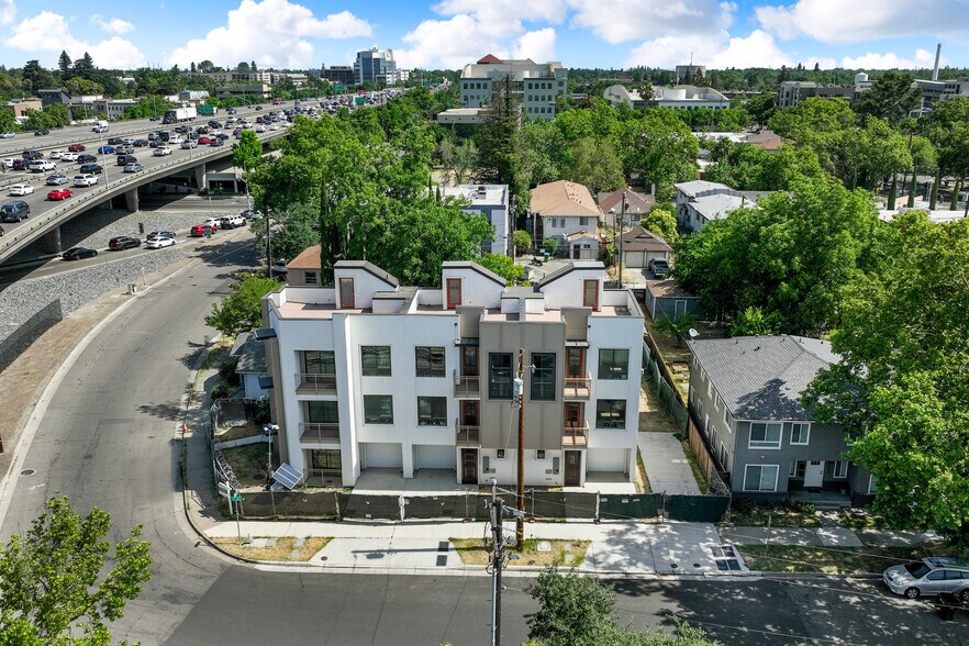 Sacramento Townhomes portefeuille de 2 propriétés à vendre sur LoopNet.ca - Photo du bâtiment - Image 2 de 112