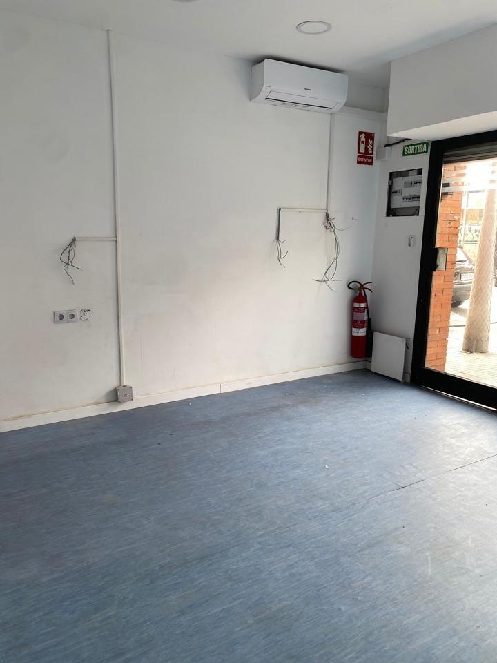 Commerce de détail dans Sant Feliu de Llobregat, Barcelona à louer Photo intérieure- Image 1 de 6