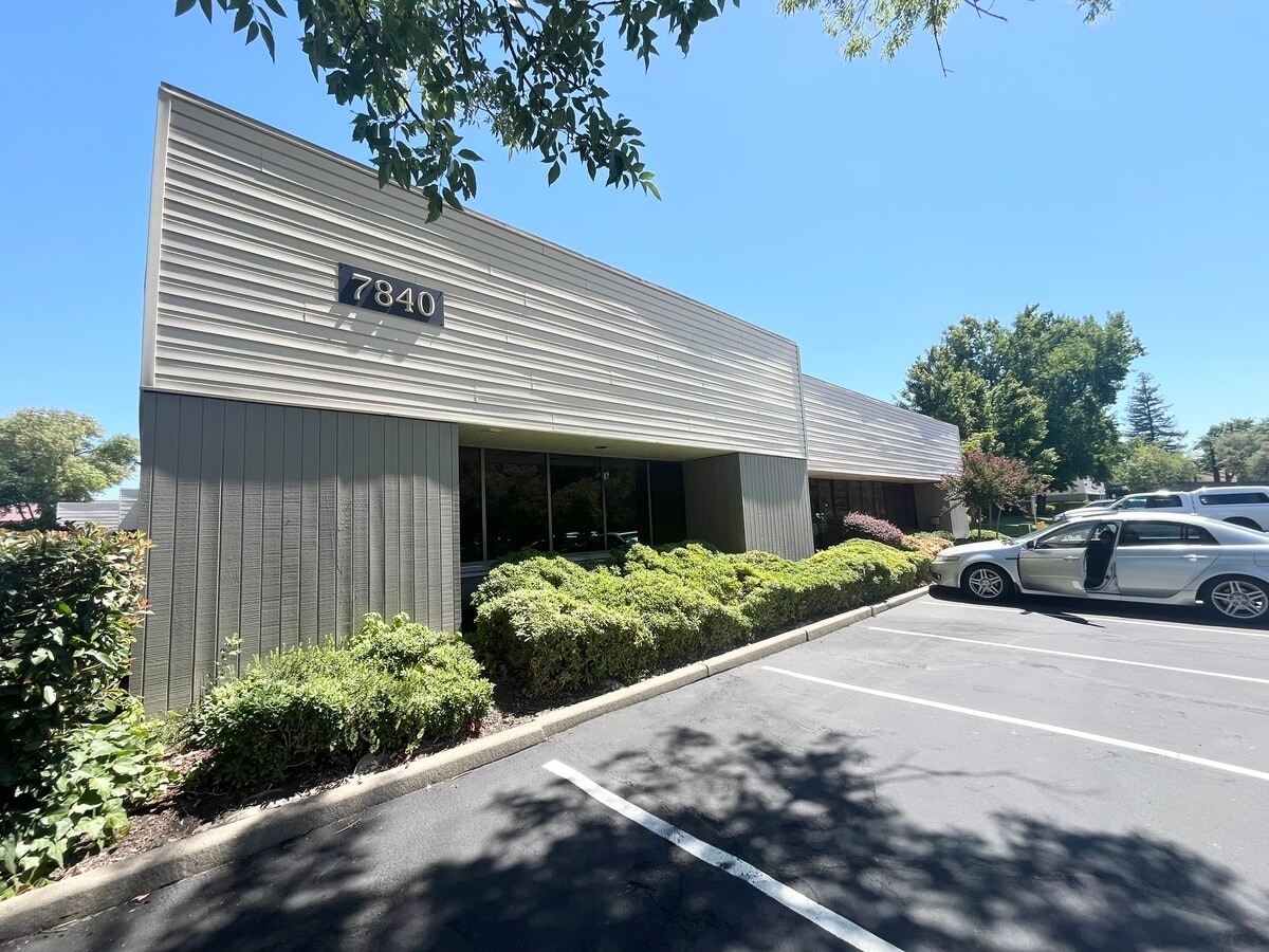 7840 Madison Ave, Fair Oaks, CA 95628 - Unit 148 - - Interior Photo - Image 1 of 15
