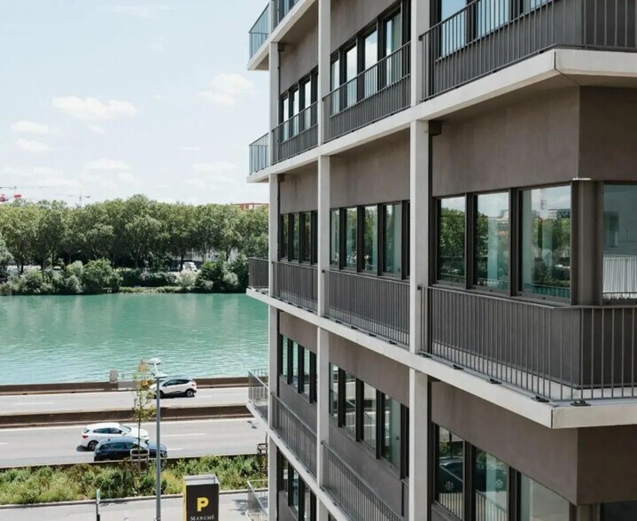Bureau dans Lyon à vendre - Photo du bâtiment - Image 1 de 9