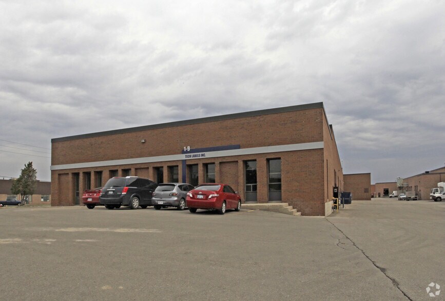 7634 Kimbel St, Mississauga, ON à louer - Photo du bâtiment - Image 3 de 6