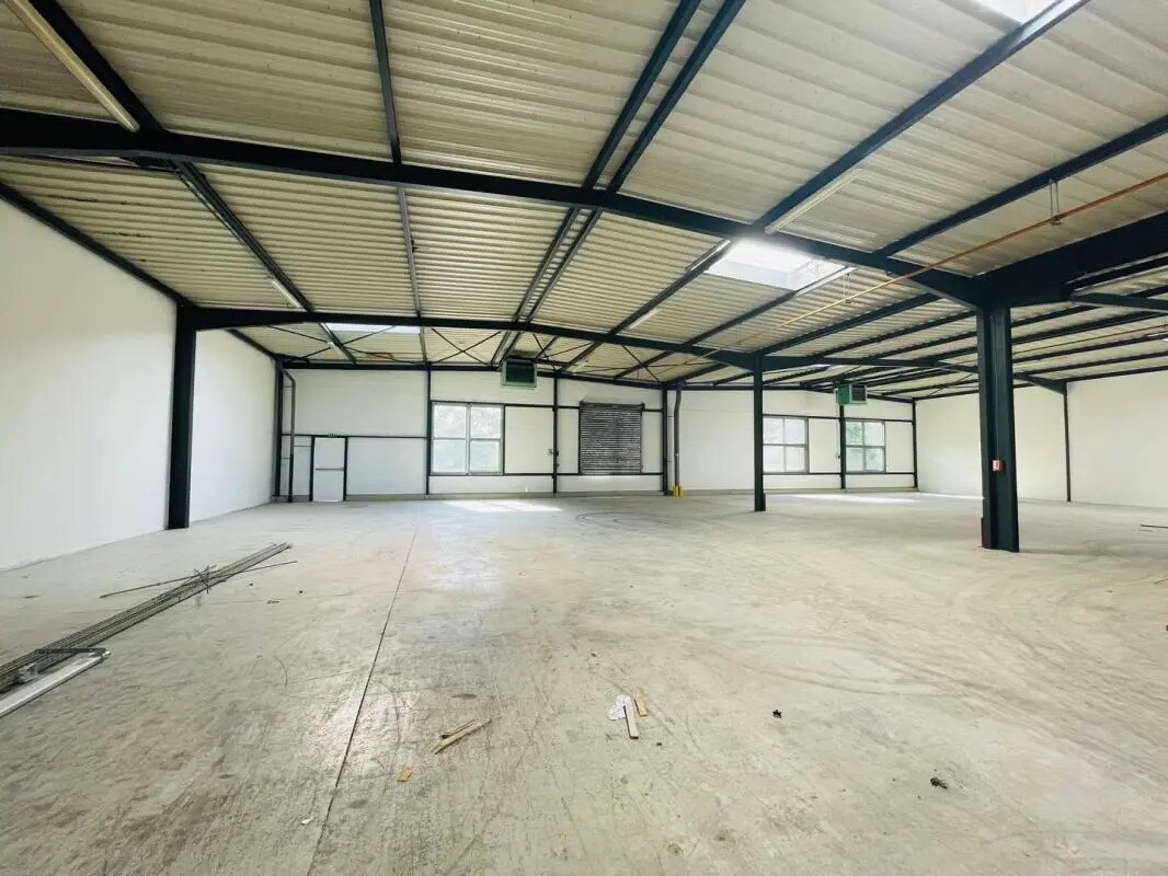 Industrial in Ivry-sur-Seine for lease Building Photo- Image 1 of 6