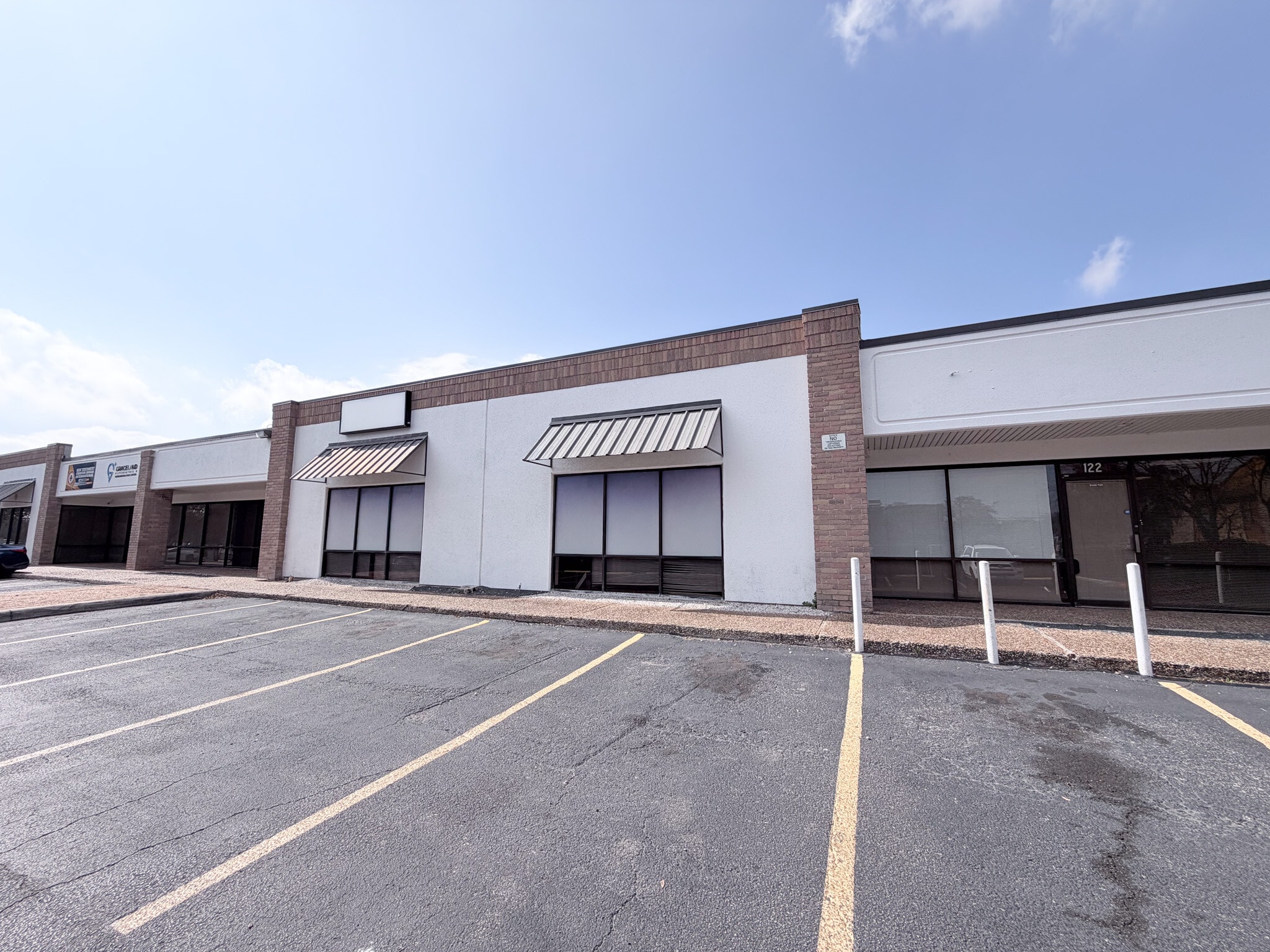 2411 NE Loop 410, San Antonio, TX for lease Interior Photo- Image 1 of 15