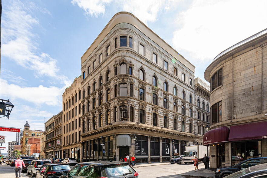 372-396 Rue Notre-Dame O, Montréal, QC à louer - Photo du bâtiment - Image 2 de 9