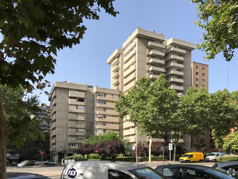 Calle Pensamiento, 27, Madrid, Madrid à louer - Photo du bâtiment - Image 2 de 2